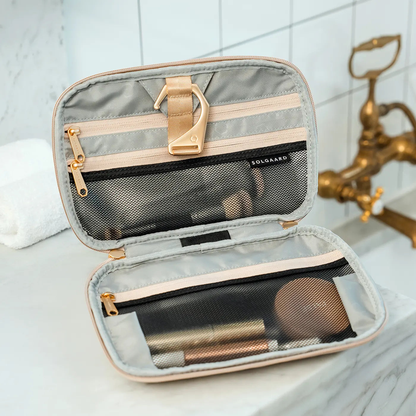 Duo Hanging Toiletry Kit